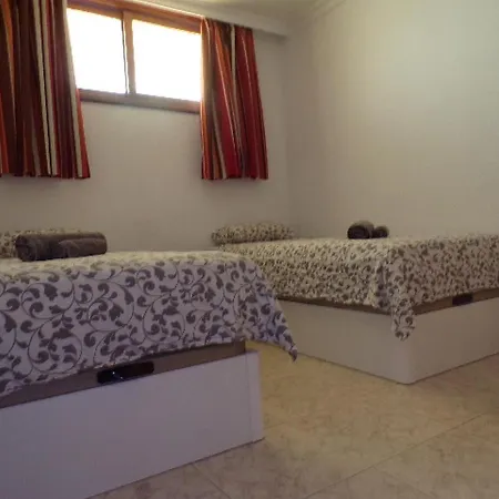 Juncos 402 * 플라야 델 잉글스