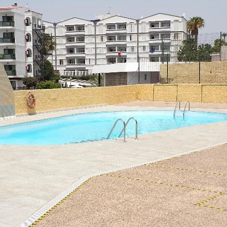 Juncos 402 * 플라야 델 잉글스