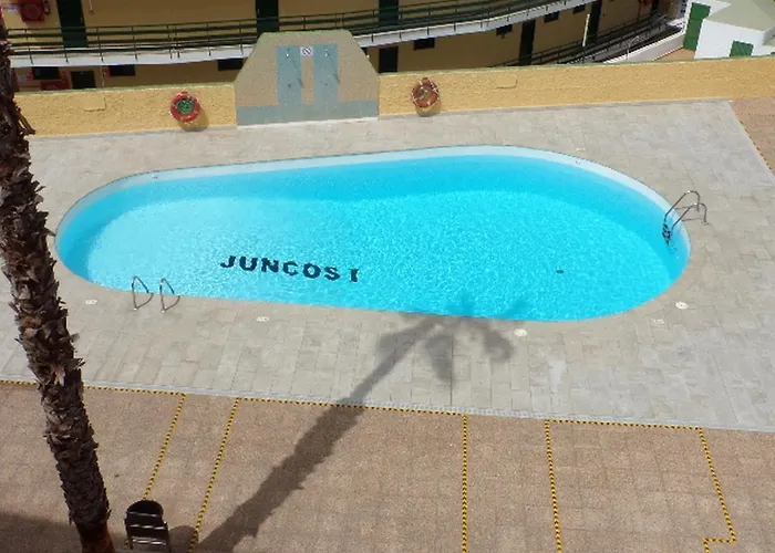 Апартаменти Juncos 402 *