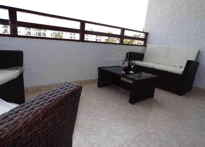 Апартаменти Juncos 402 *